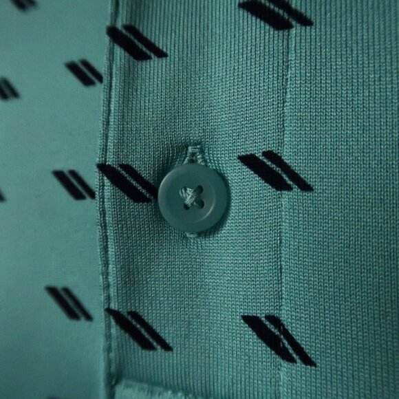 Under Armour Aqua Pattern The Playoff Polo (L) OMG! ⛳️ - Picture 9 of 10